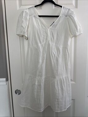 NWT GAP White Cotton V-Neck Tiered Short-Sleeve Dress - Size Medium Petite